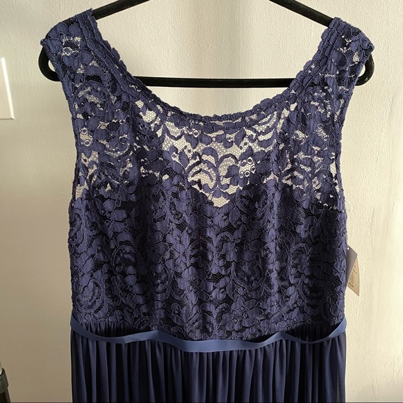 NWT David’s Bridal Bridesmaid Dress size 18 - Picture 3 of 9